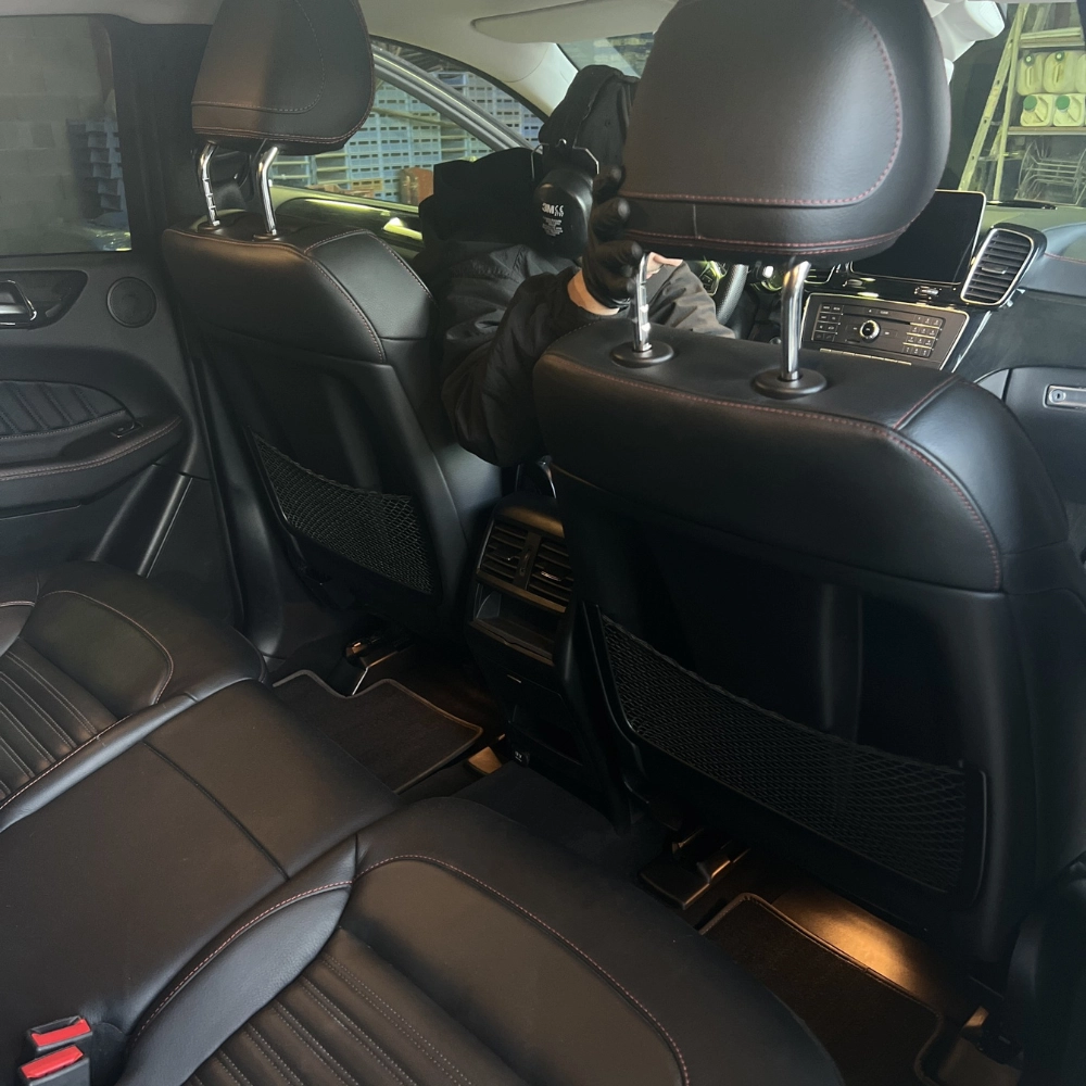 Nettoyage cuir sur une Mercedes à Perpignan par Puredetail