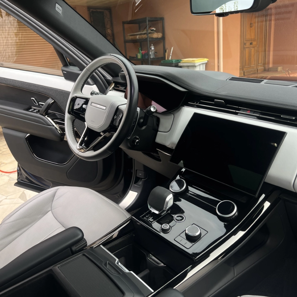 nettoyage-interieur-perpignan-range-rover-console-centrale